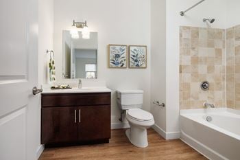 Tile surrounds in baths